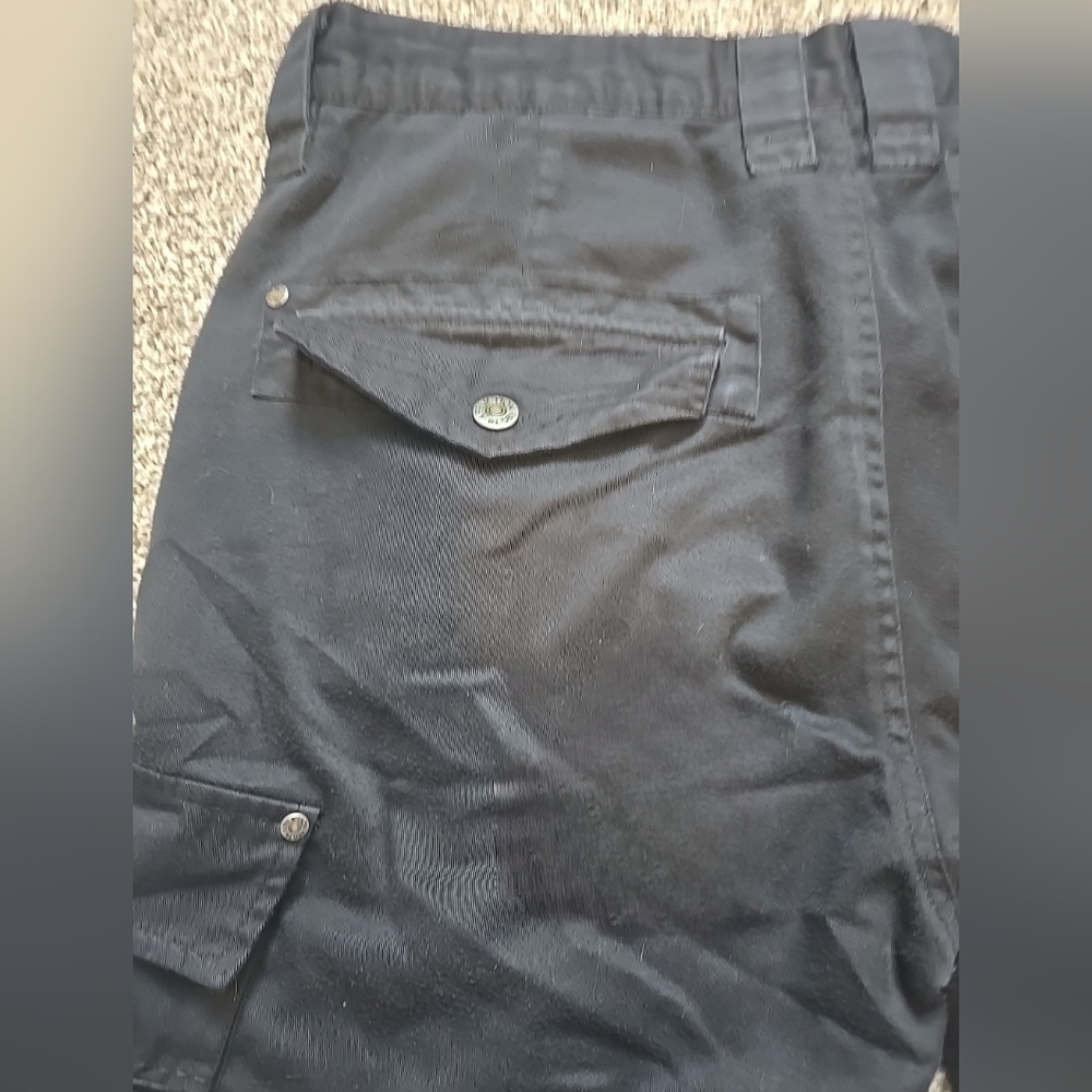 VTG Affliction Black Cargo Shorts Y2K Streetwear Edgy Mens 36 Black - Picture 5 of 14